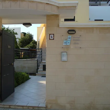فندق مبيت وإفطار Le Tre Terrazze - غالّيبولي